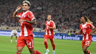 Am Ende knapp, aber doch: Der FC Bayern München gewinnt das Duell um den Supercup gegen den VfB ...