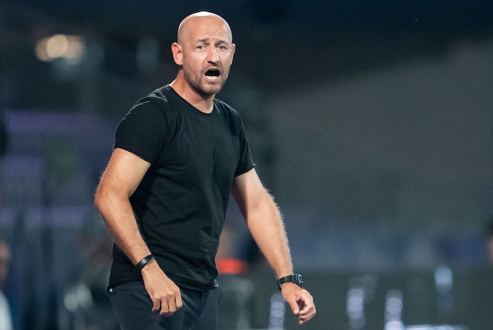 Ein Sieg in Linz wäre nicht nur für Violett, sondern auch für Trainer Stephan Helm enorm ...
