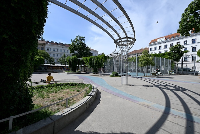 Seit Anfang August gibt es ein Waffenverbot und eine Schutzzone am Yppenplatz in Wien-Ottakring.
