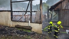 Der Sachschaden dürfte enorm sein, Menschen und Tiere kamen beim Brand nicht zu Schaden.