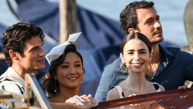 Paul Forman, Ashley Park, Lily Collins und Eugenio Franceschini bei den Dreharbeiten zur fünften ...