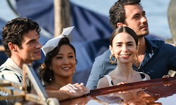 Paul Forman, Ashley Park, Lily Collins und Eugenio Franceschini bei den Dreharbeiten zur fünften ...
