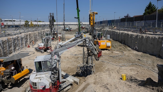 Die Arbeiten an der Hausfeldstraße sind in vollem Gange.