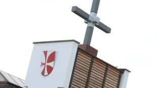 Der Glockentrum wurde nun verbarrikadiert