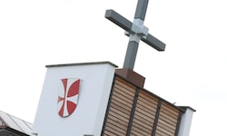 Der Glockentrum wurde nun verbarrikadiert