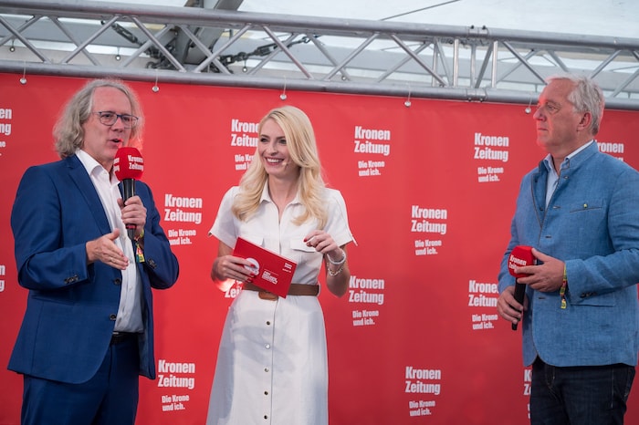 „Krone“-Niederösterreich-Leiter Lukas Lusetzky, Moderatorin Jana Pasching und ...