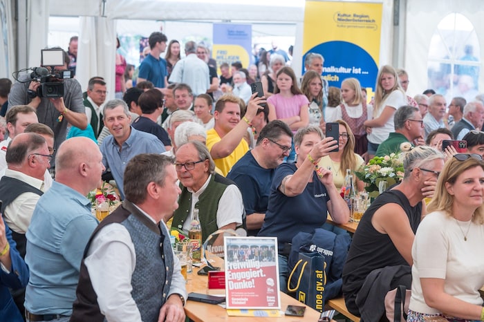 „Volles Haus“ in Viehdorf im Bezirk Amstetten: Es galt die „vereinsfreundlichste Gemeinde“ zu ...