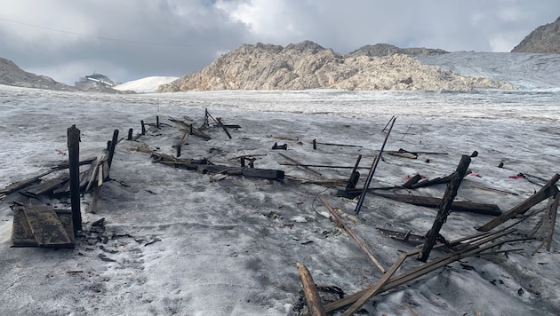 Die alte Liftanlage soll vom Hallstätter Gletscher in Richtung Dirndl geführt haben.