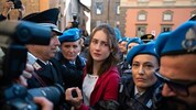 Grace Van Patten spielt die Amerikanerin Amanda Knox
