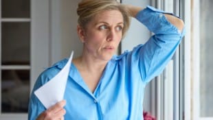 Hitzewallungen gehören oft mit zum bunten Programm der Menopause-Symptome.