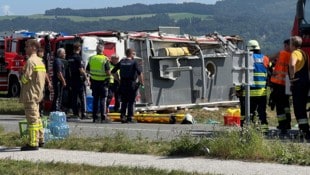 Am vergangenen Donnerstag überschlug sich das Feuerwehrauto bei einer Einsatzfahrt.