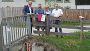 LHStv. Josef Geisler (li.) und Klaus Niedertscheider, Leiter des Sachgebietes Hydrographie ...