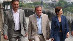 Ein Bild, das es nicht mehr geben wird. Christian Pewny (Mitte) kehrt nicht in die Mitte von ...