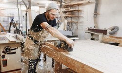 Statt für echte Handwerksarbeit geht viel Zeit auch für das Ausfüllen von Listen und Formularen ...