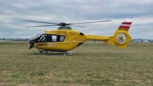 Die 73-jährige Steirerin wurde mit dem Rettungshubschrauber Christophorus 12 ins Grazer Univ. ...