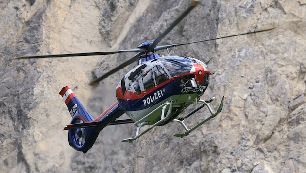 Die Leiche des Alpinisten wurde mit dem Polizeihubschrauber geborgen (Symbolbild).