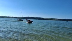 Die Wasserrettung und die Feuerwehr retteten die elf Personen.