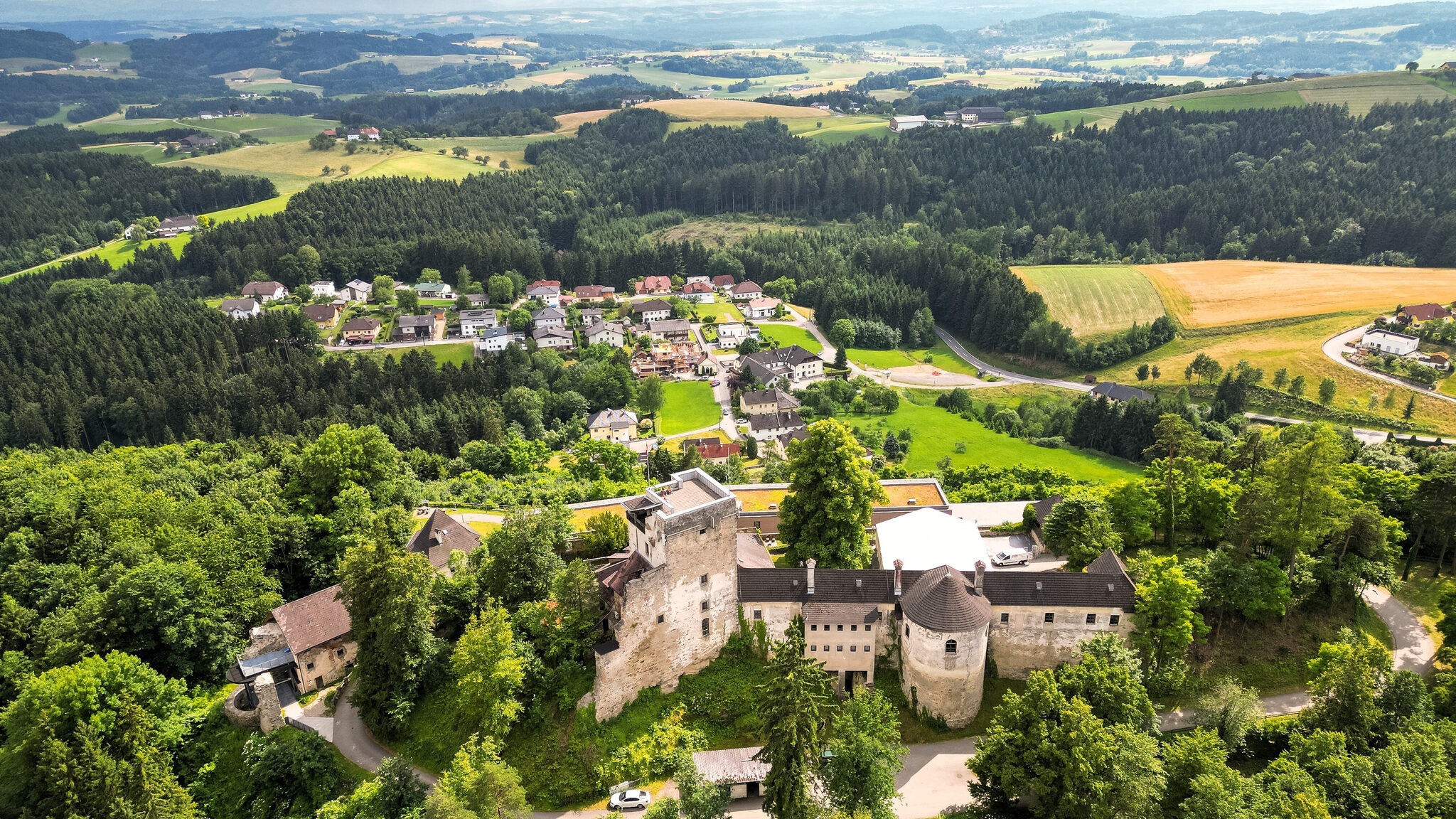 Hoch über dem Strudengau thront Burg Kreuzen.