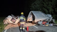 Angesichts des Wracks gleicht es einem Wunder, dass der Lenker mit leichten Verletzungen ...