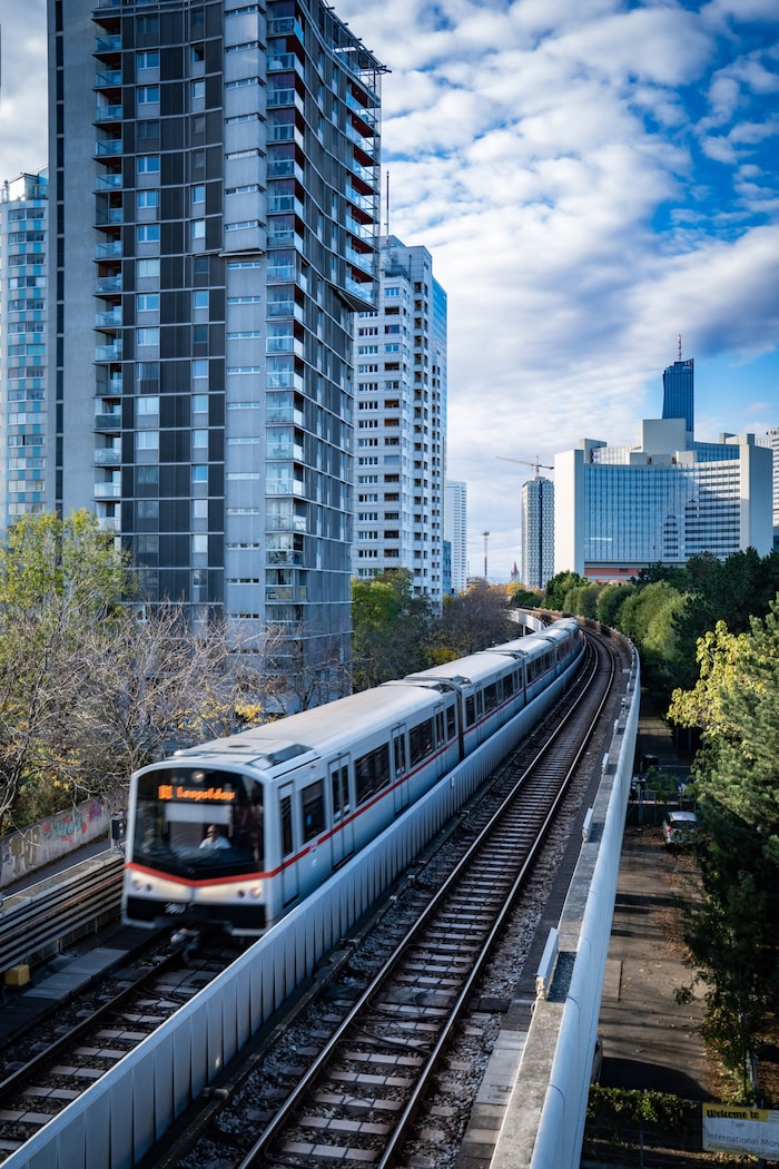 Die Wiener Linien prüfen derzeit verschiedene Modelle für eine Preiserhöhung der Jahreskarte.