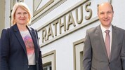 Helga Krismer (Grüne) und Johannes Pressl (Gemeindebund-Präsident und ÖVP-Bürgermeister von ...