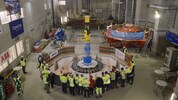 In einer Millimeterarbeit wurde die zweite Maschine im Kraftwerk Kühtai erfolgreich eingebaut ...