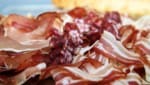 Snacks und Getränke gab‘s bei der Jausenstation im Bezirk Bludenz zu kaufen – eine illegale ...