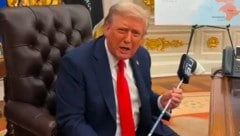 Dieses Bild stammt aus einem Video, das am Dienstag vom ukrainischen Präsidialamt bereitgestellt ...