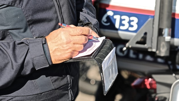 Polizisten notierten sich gleich die Präsidenten-Beleidigung. (Symbol)