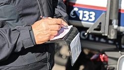 Polizisten notierten sich gleich die Präsidenten-Beleidigung. (Symbol)