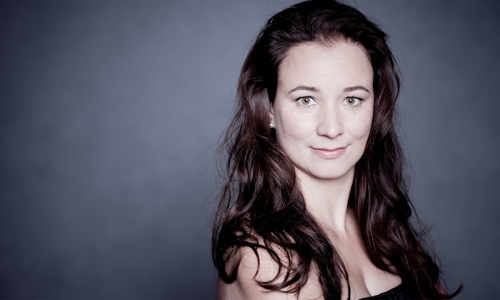 Sopranistin Christina Landshamer singt Lieder von Schubert und Mahler.