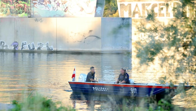 Die Zeugin alarmierte damals die Einsatzkräfte und meldete den Fund in der neuen Donau. Kurz ...