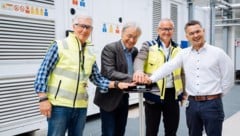 Robert Schmid, Projektleiter Linde, Thomas Reisinger, Vorstand für Operations Infineon Austria, ...