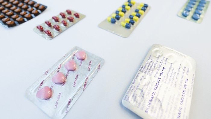 Ein Schwerpunkt waren Medikamente, entweder gefälscht oder mit Inhaltsstoffen geschützter Arten.