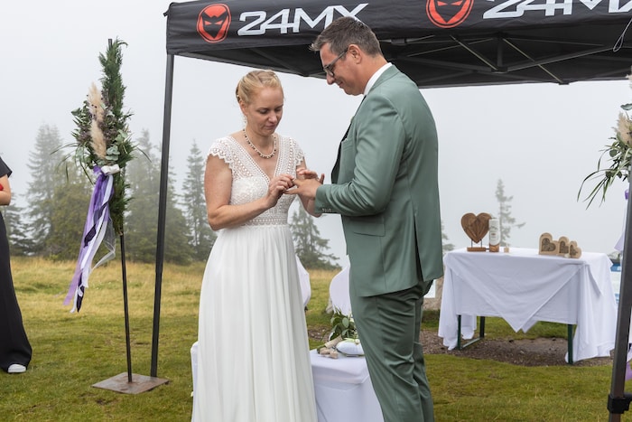Rund 100 Gäste waren zur Zeremonie am Rossbrand gekommen.