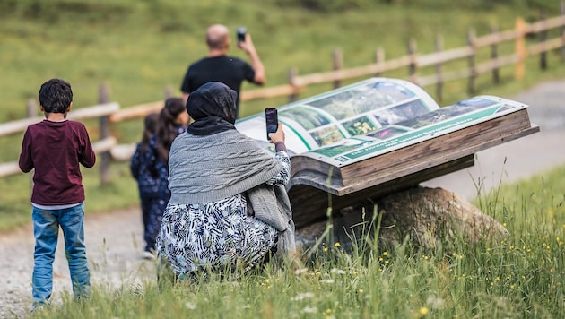 Arabische Gäste bleiben eher in den Orten und entlang der Straßen und Wege.