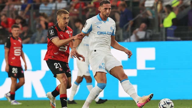 Frankreichs Teamspieler Adrien Rabiot (re.) geriet nach der Niederlage in Rennes mit Mitspieler ...