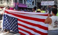 Aktivisten in New York bei einem Protest gegen Trumps brutale Einwanderungspolitik