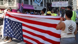 Aktivisten in New York bei einem Protest gegen Trumps brutale Einwanderungspolitik