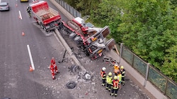 Der Einsatz dauerte nicht weniger als sechs Stunden.