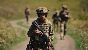 Das ukrainische Militär (Bild) hat nach eigenen Angaben vier Ortschaften zurückerobert.