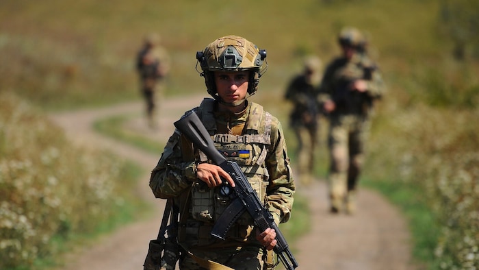 Die Russen wollen die Ukrainer „beschützen“.