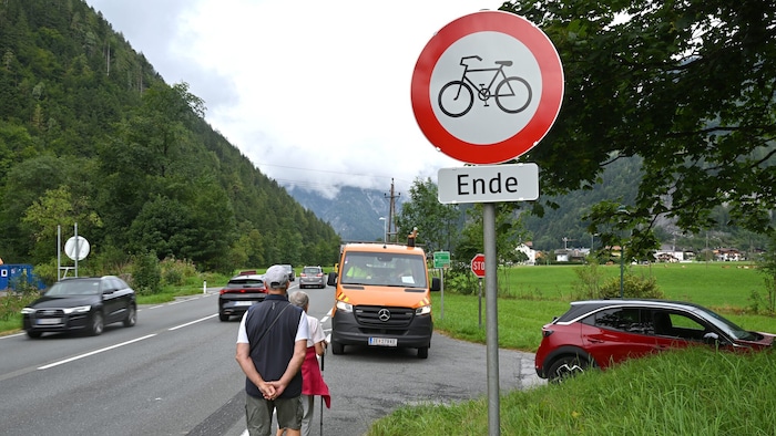 Mit dem Aufstellen der Schilder ist das Fahrverbot seit Donnerstag in Kraft.