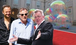 Philipp Hochmair (li.) und Cornelius Obonya (re.) verkörpern auch bei der Gala den Jedermann. ...