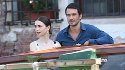 Lily Collins bei Dreharbeiten in Venedig.