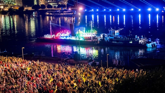 Lichtershow, Musik, Videos auf LED-Walls und gemeinsames Genießen: Auch heuer gibt es das bei ...