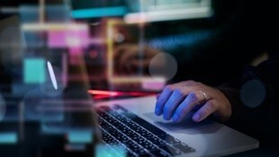 Mann richtete auf Instagram mit Fotos und Anschrift der 38-Jährigen Fake-Accounts ein und wandte ...