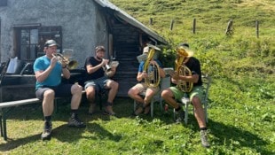 Es geht nicht ums große Aufspielen, sondern auch um leise Klänge, die an die Heimat erinnern ...