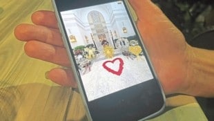 Die Mutter zeigt ein Bild vom Begräbnis ihres Kindes: „Bevor Natascha bestattet wurde, habe ich ...
