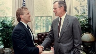 VSV-Trainer Tray Tuomie 1990 bei US-Präsident George Bush Senior.